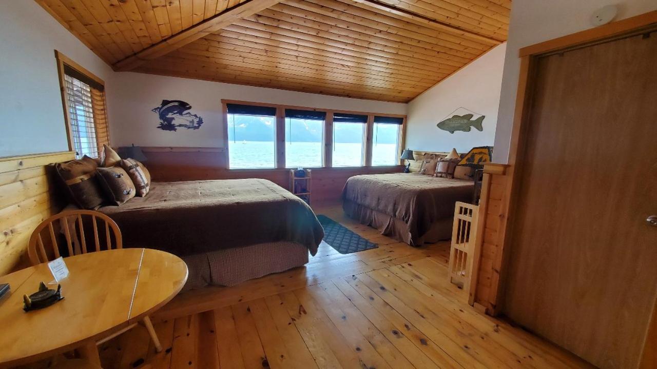 Resurrection On The Bay Gasthof 3*